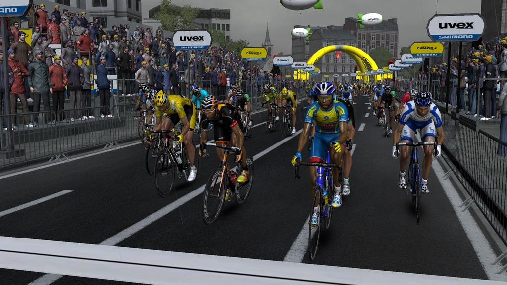 s3.amazonaws.com/static.fixphotobucket.com/3-080-CENTRAL EUROPEAN TOUR-BUDAPEST GP/3-080-PIC 010_zpszo28d8zi.jpg